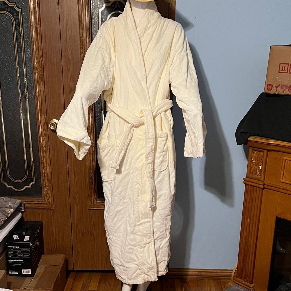 Roundtree & Yorke Soft Cream Bathrobe